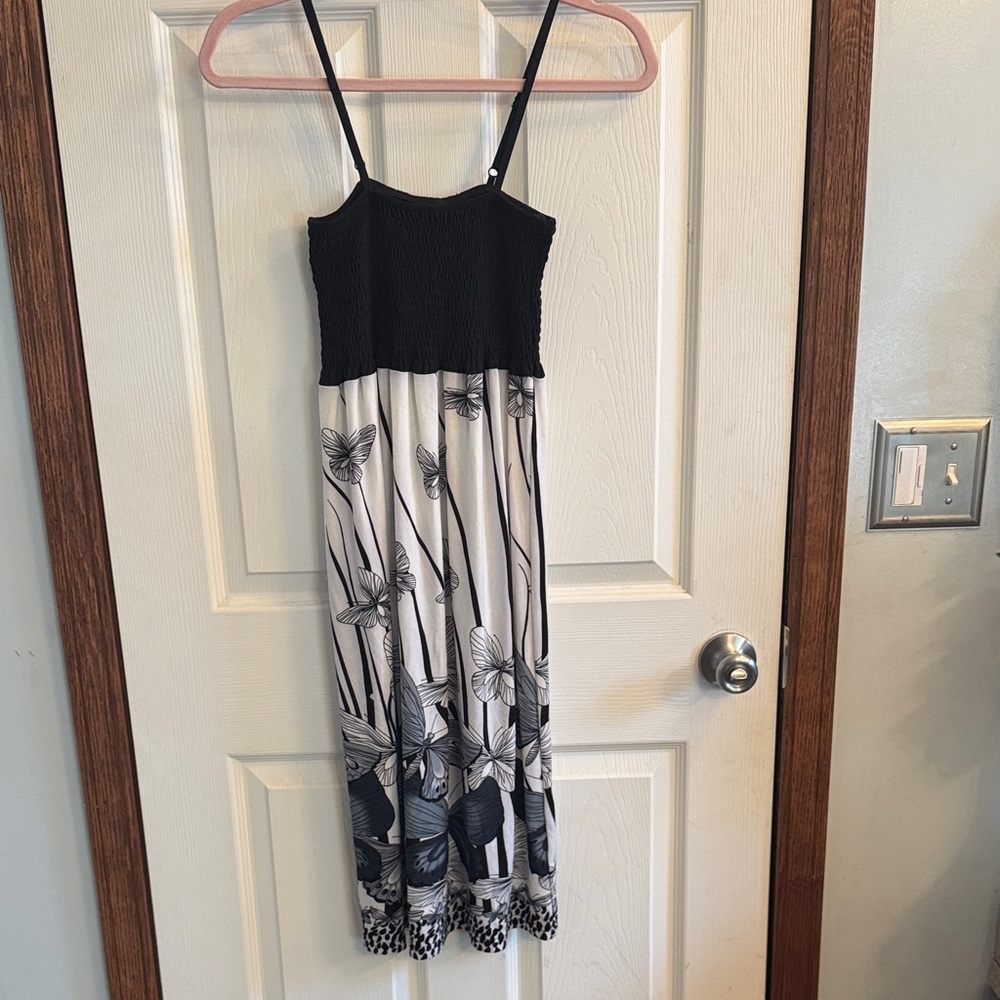Chic Black and White Butterfly Maxi Dress